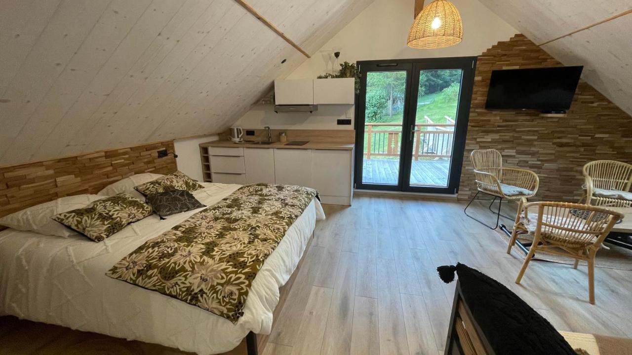 Chambres D'Hotes Les Chambres D'Elsa Albiez-Montrond Buitenkant foto