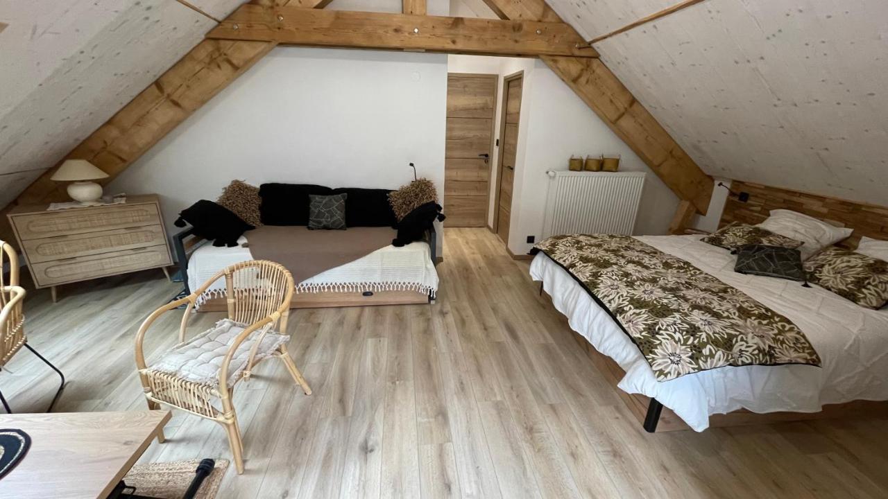 Chambres D'Hotes Les Chambres D'Elsa Albiez-Montrond Buitenkant foto